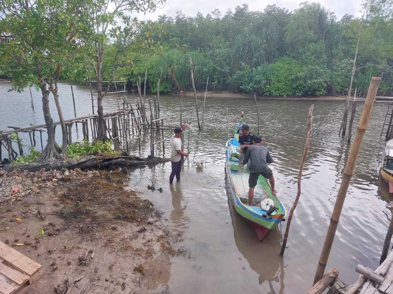 Keseharian Nelayan Tradisional Desa Wisata Kreatif Terong : Bersandar pada Laut, Menjaga Bakau, Merawat Masa Depan