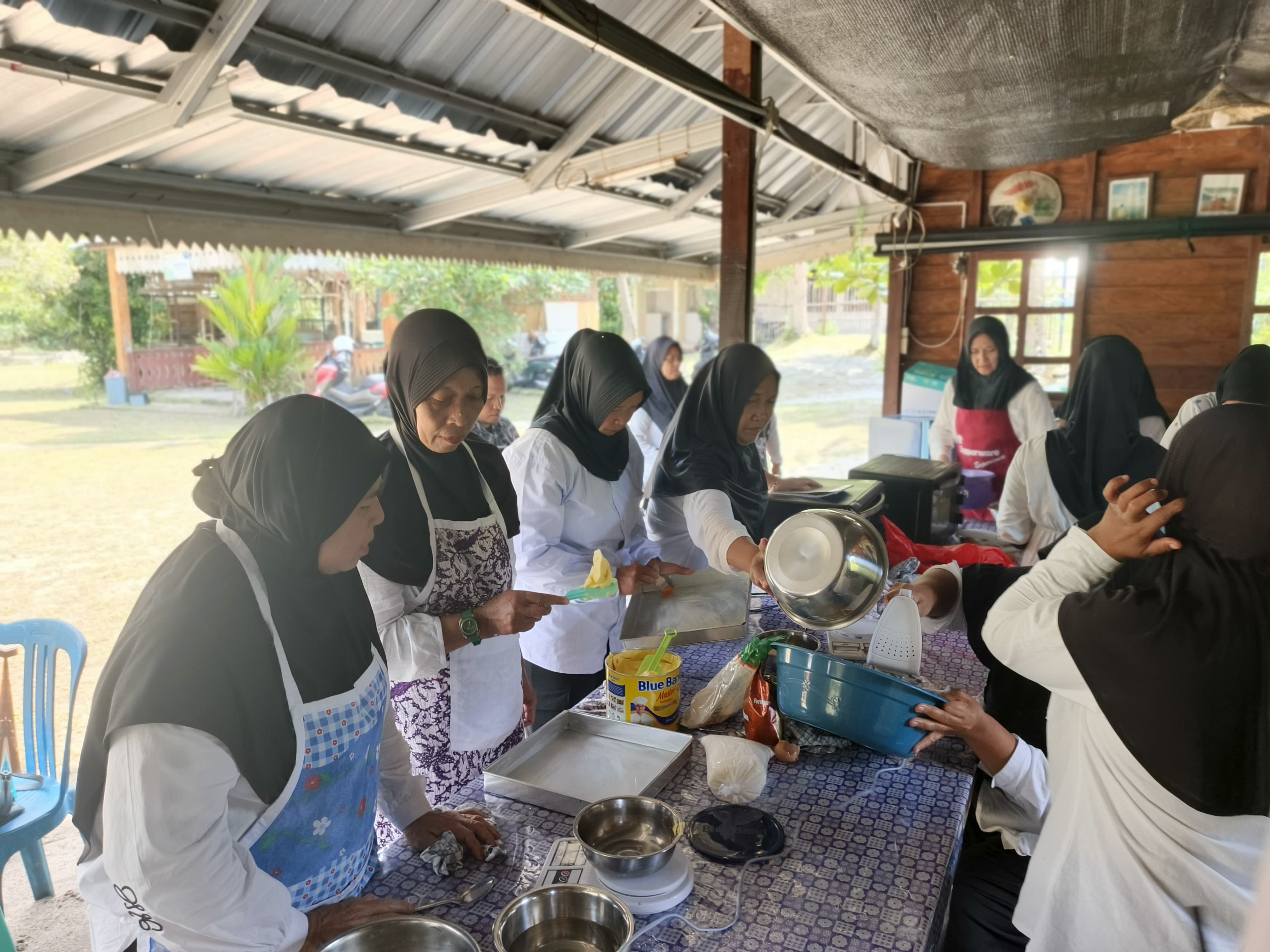 Tingkatkan Keterampilan dan Kompetensi, BVPB Belitung Bersama Pemerintah Desa Terong Gelar Pelatihan Pembuatan Roti Dasar
