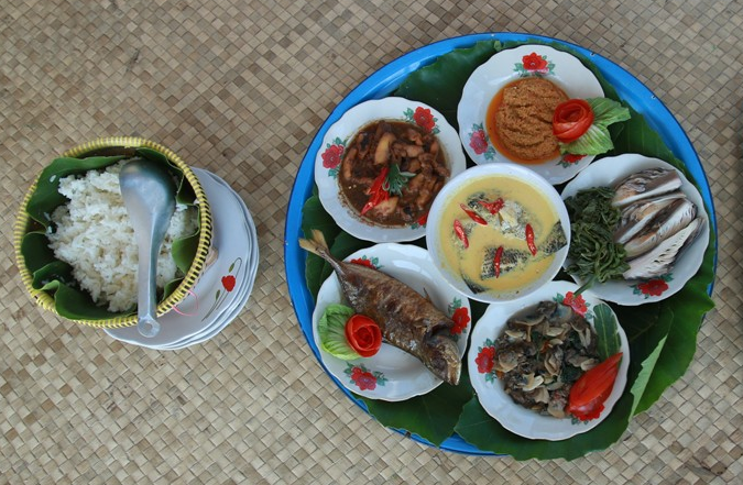 Paket Wisata Makan Bedulang