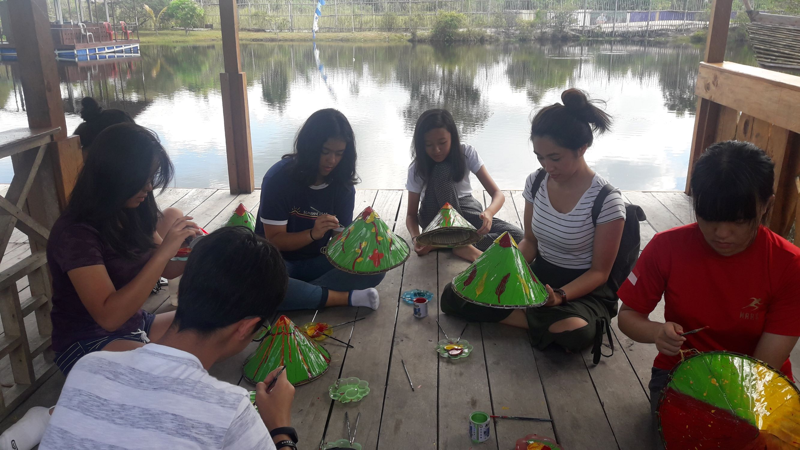 Paket Wisata Edukasi Belajar Melukis Caping