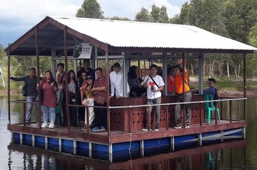 Rumah Apung Julong-Julong Wisata Aik Rusa Berehun